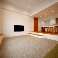 くつろぎが深まる、ダウンリビングのある家