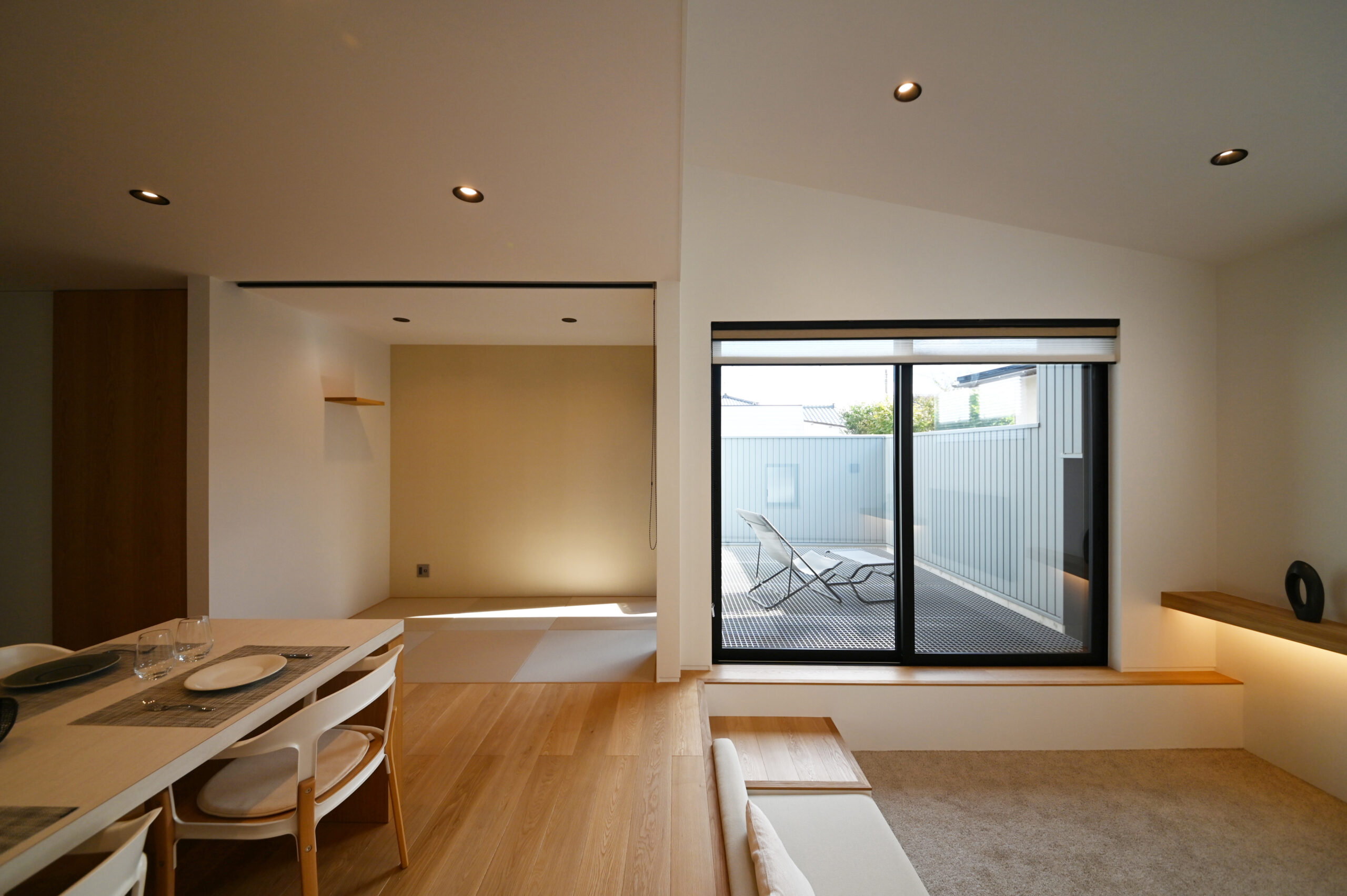 ダウンリビングとプライベートテラスが生む上質な時間