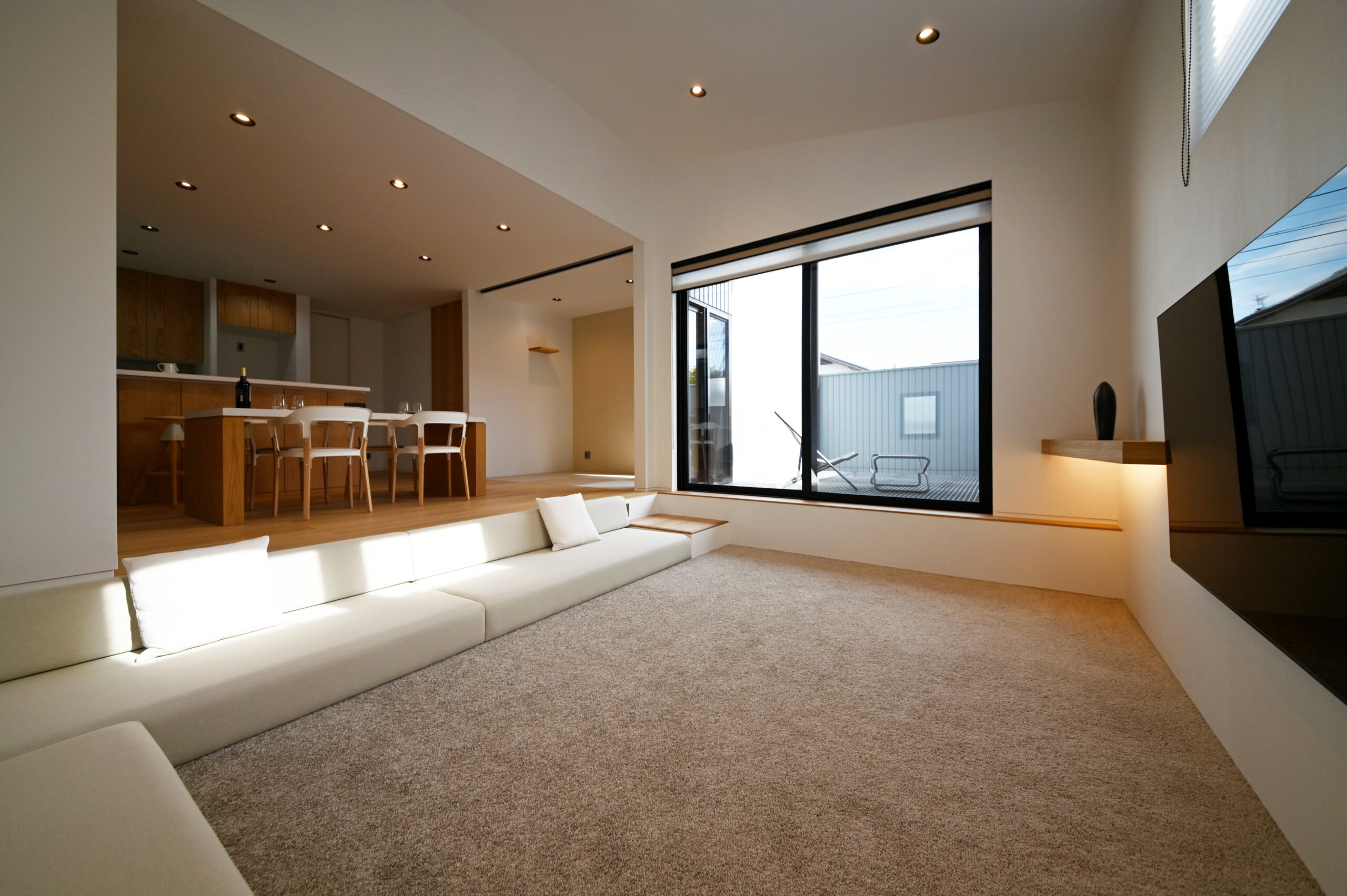 ダウンリビングとプライベートテラスが生む上質な時間