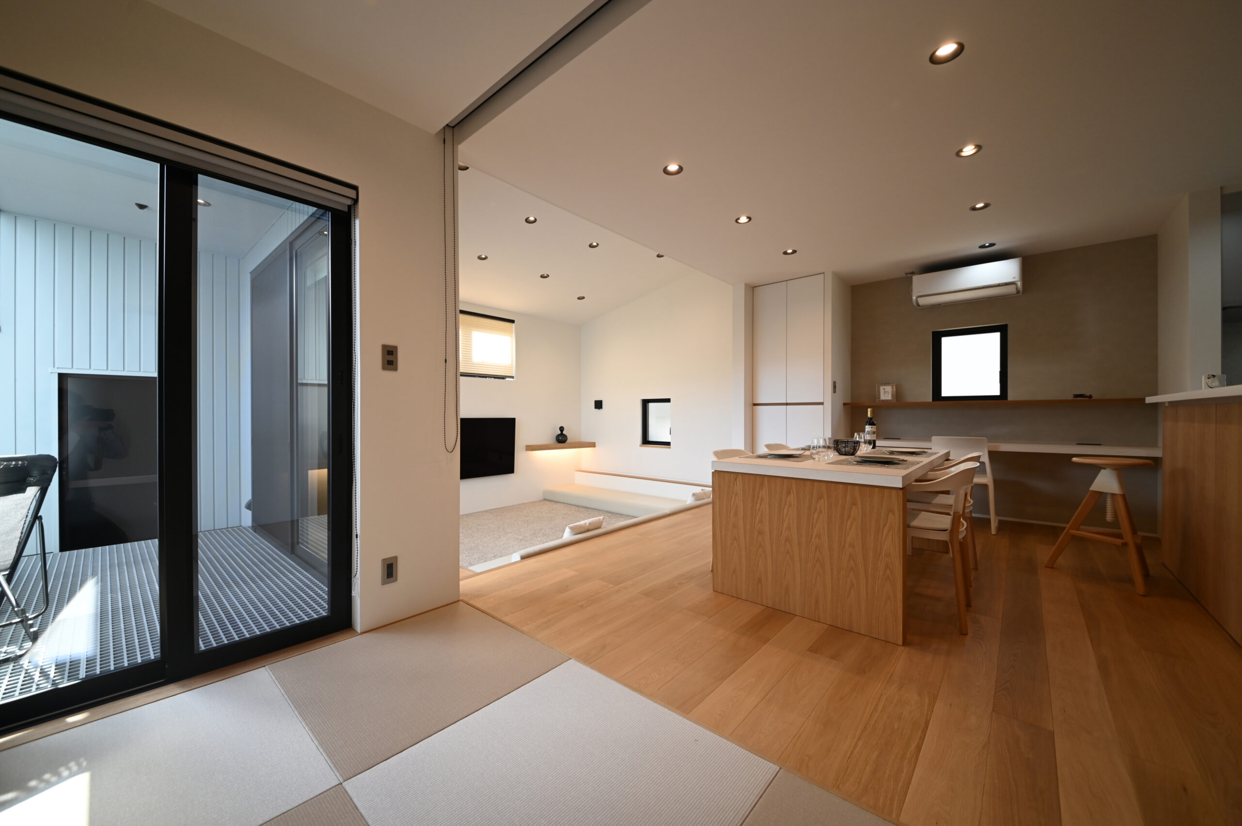 ダウンリビングとプライベートテラスが生む上質な時間